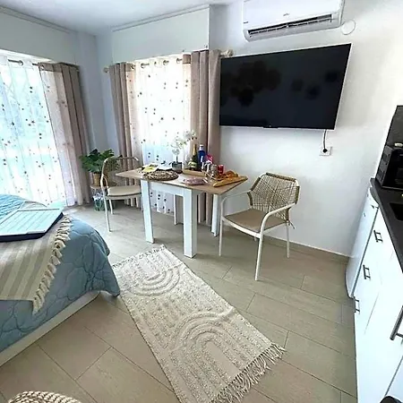 Reel Apartments- Luxury Hotel 3*